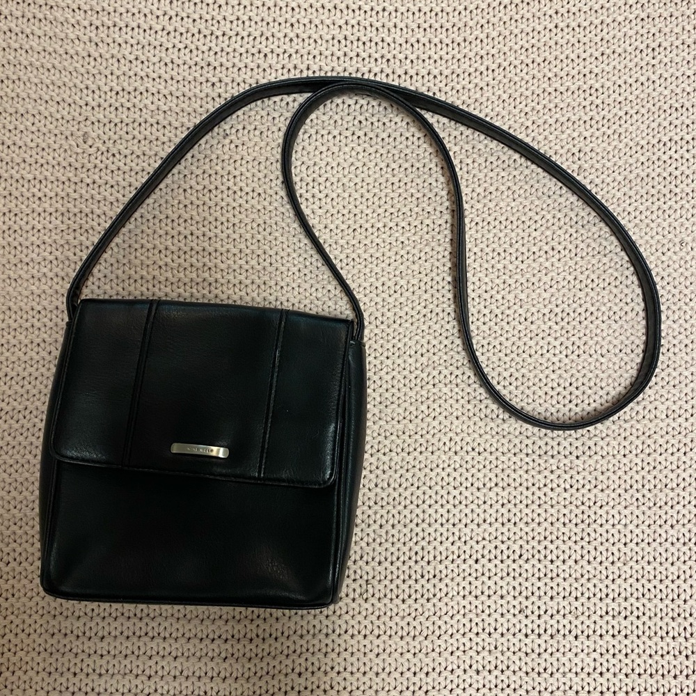 ✰ black nine west crossbody bag ✰